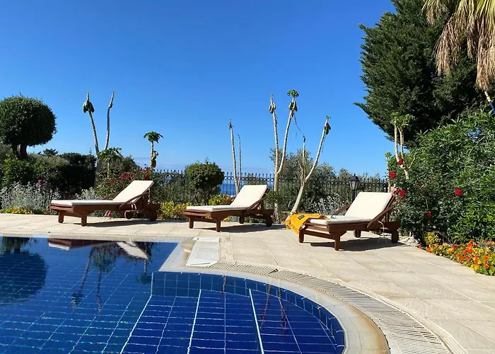 4 Bedroom Deluxe Villa With Mountain And Sea View