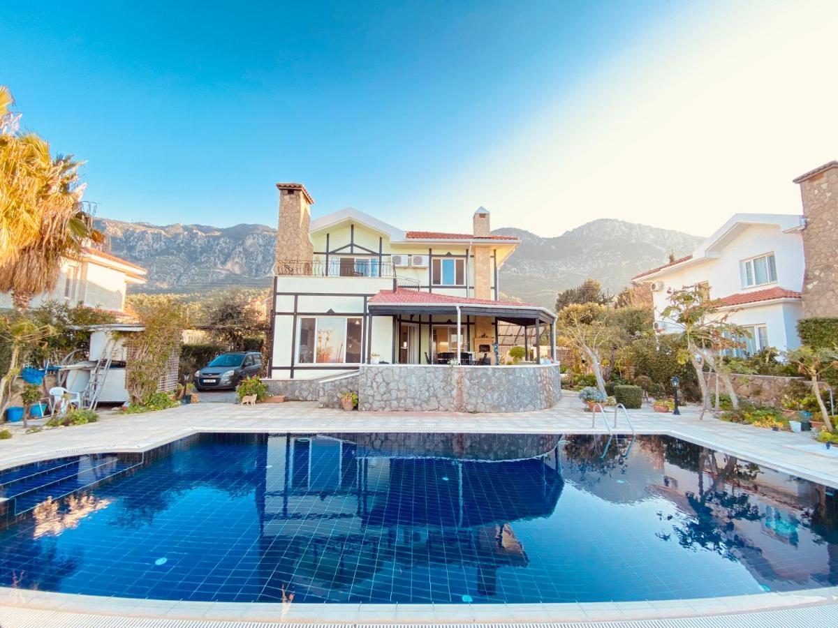 4 Bedroom Deluxe With Mountain And Sea View Кирения