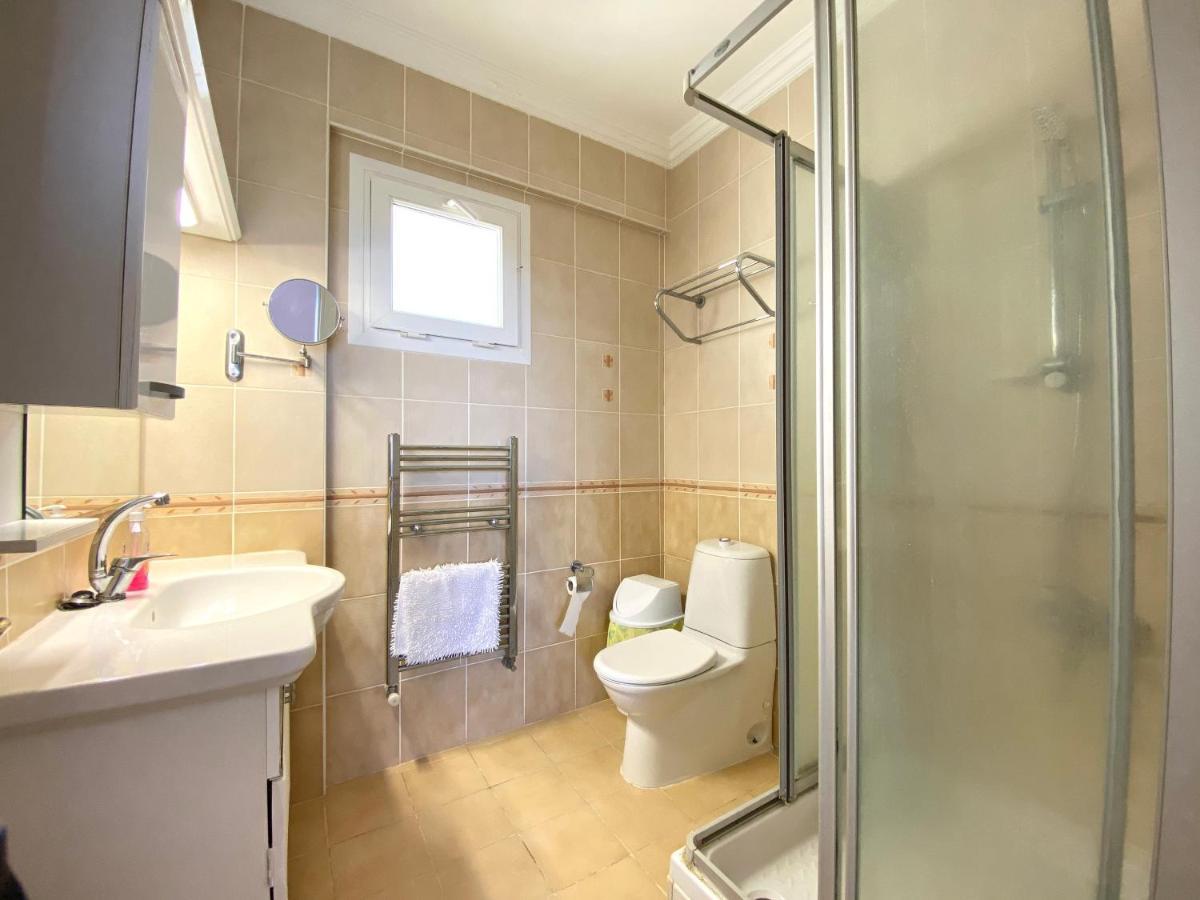 4 Bedroom Deluxe With Mountain And Sea View Кирения