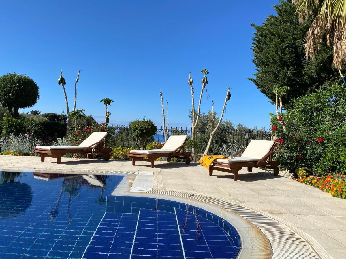 4 Bedroom Deluxe With Mountain And Sea View Кирения